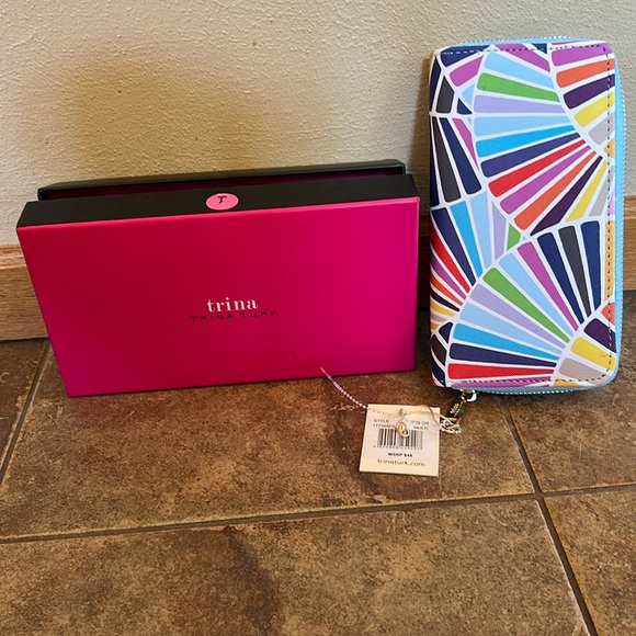 Trina Turk Geometric Full Zip Around Wallet - Picture 1 of 4